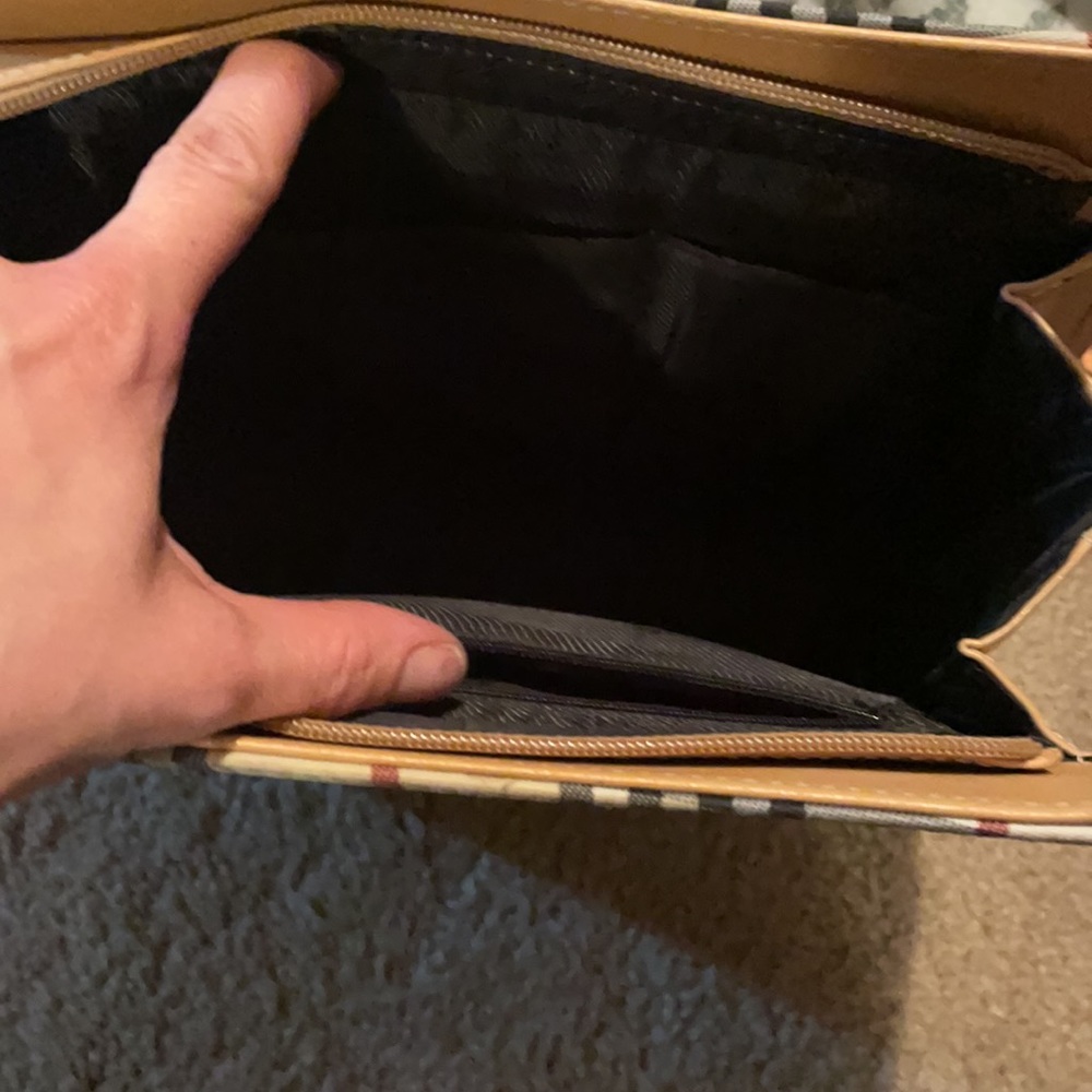 Handbag - Picture 2 of 4